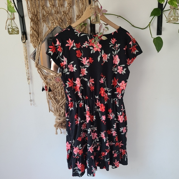 H&M Ruffled Floral Wrap Dress - Picture 3 of 4